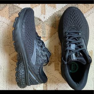 Women’s New Black Brooks Ghost 11 Running Shoes 7